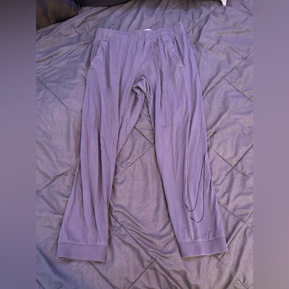 Gray Nike Lightweight Joggers size Large, like new no marks